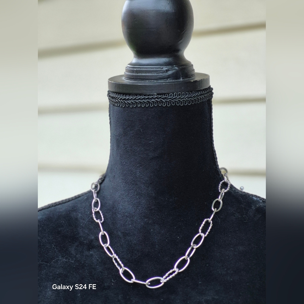 Chic Silver Link Necklace